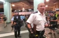 葵涌警署外一度混亂  警舉長槍指向示威者