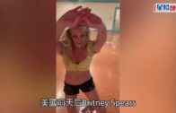 Britney疑懷孕｜晒大肚片惹有孕揣測 再PO低胸縮肚相彈出彈入