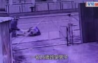 車Cam直擊｜青馬大橋20歲外籍寶馬男司機 左穿右插爬頭失控撞水馬