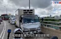 車Cam直擊｜青馬大橋20歲外籍寶馬男司機 左穿右插爬頭失控撞水馬