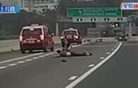 車Cam直擊│青葵公路21歲男跳車 女友嚇到痛哭 的士司機冒險打交通燈