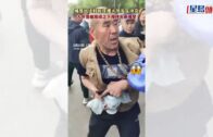 遼寧老伯擺攤貨遭沒收 忍無可忍擸磚怒扑城管
