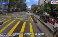 九龍城紅Van撞倒過路男 疑衝燈肇禍