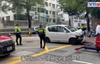 九龍塘兩車相撞釀2傷 疑私家車路口讓線未停車肇禍