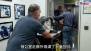 不滿國防部新規　美數十位記者交出通行證離開五角大樓