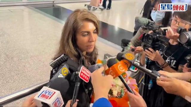 伊朗局勢︱子女順利返港感安心 接機母親:放下心頭大石