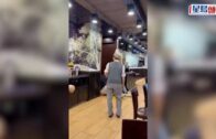 有片｜安達商場快餐店排隊爆爭執 中年漢騎住青年怒喊:打X死你呀細路!