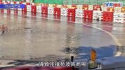 屯門地盤意外損毀水管淪澤國 兆禧苑食水受影響 街坊熱夜下取水