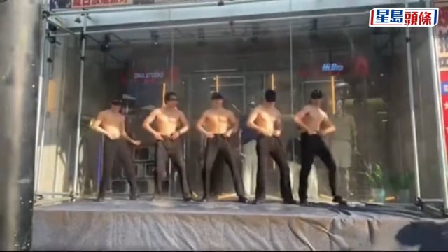 杭州商場「半裸男團」谷客惹議 負責人:僅1分鐘特殊造型｜有片