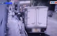 葵涌「鬼油」活動惹火毀工廈外牆及貨車 警方消防聯合打擊 再破葵泰路非法油站拘3男