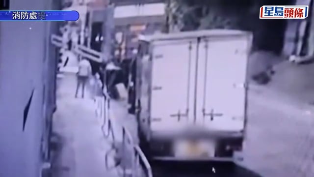 葵涌「鬼油」活動惹火毀工廈外牆及貨車 警方消防聯合打擊 再破葵泰路非法油站拘3男