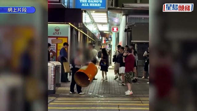 有片｜怪男大鬧旺角 商場爬扶手電梯 街頭露械揈底褲爆粗鬧途人