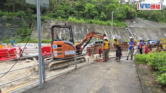 將軍澳男工墮2米深坑 受傷送院