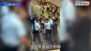 港島瘋狂駕駛｜疑犯被制服一刻曝光 天橋邊緣反抗險象環生 警員用力扯開