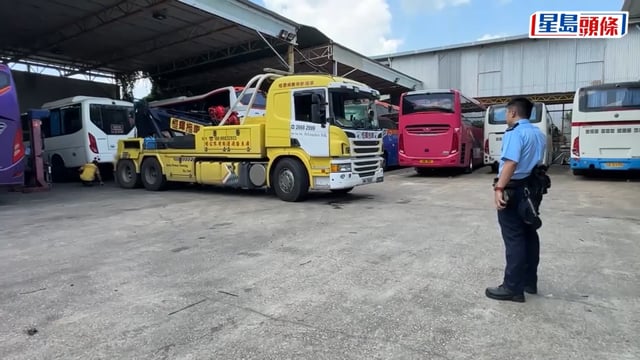 元朗田廈路車房男工檢查車底 遭塌下小巴壓倒送院亡