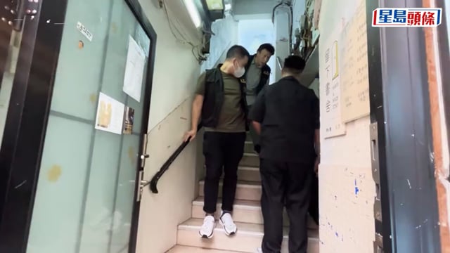 國安處搜旺角兩書店拘5人 鄧炳強:書商有責任確保書籍不危害國安 如食店不會賣毒藥