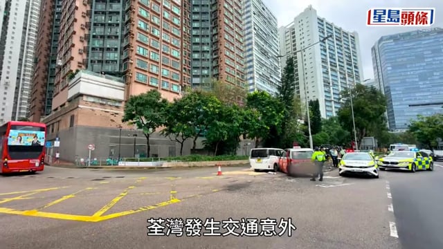 荃灣兩車相撞釀4傷 的士司機一度昏迷