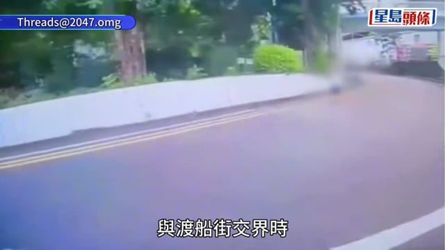 車Cam｜大角咀走失2歲童行出大馬路 眼利司機急停車抱起 母親接回遭警告