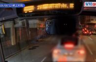 旺角Tesla連環切線轉彎 疑收掣不及撞倒女途人 網民：自以為車手