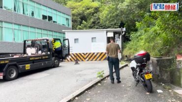 銅鑼灣57歲男「學神」失控 撞毀考牌官電單車