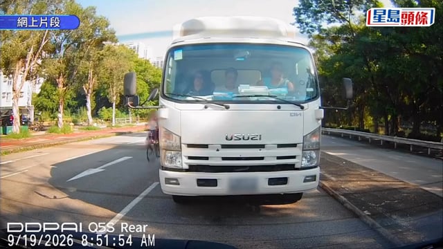 車CＡＭ直擊｜元朗男載小童踩單車馬路穿插衝紅燈 網民直斥：衰3穫
