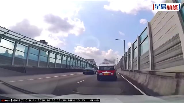 青沙公路貨車車轆過熱起火冒煙 司機急逃生