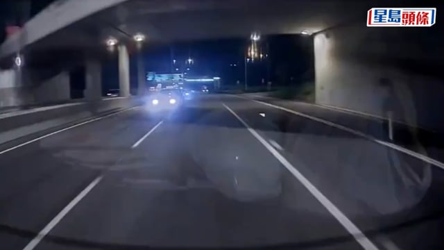 屯門公路3車相撞釀3傷 涉及2的士1私家車